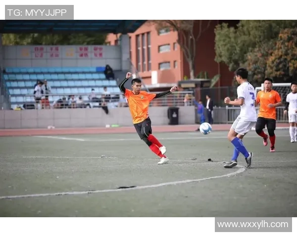 燃梦绿茵逐光前行描绘足球星未来希望与荣耀征途